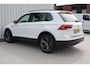 Volkswagen Tiguan 1.4 TSI ACT Connected Series | Incl. 12 maanden garantie | Cruise control | Climate control | Wegklapbare trekhaak | Stoelverwarming | Navigatie | Lane assist |