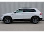 Volkswagen Tiguan 1.4 TSI ACT Connected Series | Incl. 12 maanden garantie | Cruise control | Climate control | Wegklapbare trekhaak | Stoelverwarming | Navigatie | Lane assist |