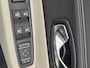 Renault Captur TCe 120 EDC AUTOMAAT Initiale Paris | Leder | Trekhaak | Camera | All Season banden | BOSE audio | TOPMODEL!