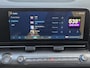 Hyundai Kona 1.6 GDI HEV Comfort Smart Automaat / Fabrieksgarantie tot 2-2030 / Stuur- & Stoelverwarming / Apple Carplay Android Auto / Achteruitrijcamera / Keyless Entry/Start / Adaptief cruise control / Climate control / Navigatie / Parkeersensoren voor en achter /