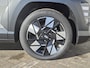 Hyundai Kona 1.6 GDI HEV Comfort Smart Automaat / Fabrieksgarantie tot 2-2030 / Stuur- & Stoelverwarming / Apple Carplay Android Auto / Achteruitrijcamera / Keyless Entry/Start / Adaptief cruise control / Climate control / Navigatie / Parkeersensoren voor en achter /