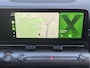 Hyundai Kona 1.6 GDI HEV Comfort Smart Automaat / Fabrieksgarantie tot 2-2030 / Stuur- & Stoelverwarming / Apple Carplay Android Auto / Achteruitrijcamera / Keyless Entry/Start / Adaptief cruise control / Climate control / Navigatie / Parkeersensoren voor en achter /
