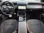Hyundai Tucson 1.6 T-GDI PHEV N Line Sky 4WD / SOH 100% / Fabrieksgarantie tot 12-2027 / Dealer onderhouden / Trekhaak afneembaar / Glazen schuif- en kanteldak / Trekgewicht 1350 kg / Adaptief cruise control / Rondomzicht camera / Stuur- Stoel & Achterbank verwarming /