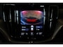 Volvo XC60 T4 Momentum Pro | Semi-Electrische Inklapbare Trekhaak | Dealeronderhouden | Comfortstoelen | Lederenbekleding | 4-seizoenenbanden | Cruise Control | Navigatie | Stoelverwarming | stuurwielverwarming | Navigatie | Cruise Control |