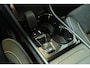 Volvo XC40 B4 Plus Black Edition | Panoramadak | 360° Parkeercamera | Parkeersensoren voor + achter | Semi Electrische Wegklapbare Trekhaak | Google Infotainment | Electrische bedienbare voorstoelen | Adaptive Cruise Control | Stoelverwarming | Stuurwielverwarming