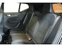 Volvo XC40 B4 Plus Black Edition | Panoramadak | 360° Parkeercamera | Parkeersensoren voor + achter | Semi Electrische Wegklapbare Trekhaak | Google Infotainment | Electrische bedienbare voorstoelen | Adaptive Cruise Control | Stoelverwarming | Stuurwielverwarming