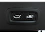 Volvo XC40 B4 Plus Black Edition | Panoramadak | 360° Parkeercamera | Parkeersensoren voor + achter | Semi Electrische Wegklapbare Trekhaak | Google Infotainment | Electrische bedienbare voorstoelen | Adaptive Cruise Control | Stoelverwarming | Stuurwielverwarming