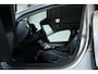 Volvo V90 T8 Plug-in hybrid AWD Ultra Dark | 100% SOH | Luchtvering | Panoramadak | Semi-Elektrische inklapbare Trekhaak | Verwarmbare voorstoelen met massagefunctie | Premium audio by Bowers & Wilkins | Head-up display | 360° Parkeercamera | Parkeersensoren voor + achter |