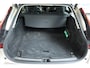Volvo V90 T8 Plug-in hybrid AWD Ultra Dark | 100% SOH | Luchtvering | Panoramadak | Semi-Elektrische inklapbare Trekhaak | Verwarmbare voorstoelen met massagefunctie | Premium audio by Bowers & Wilkins | Head-up display | 360° Parkeercamera | Parkeersensoren voor + achter |