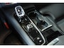 Volvo V90 T8 Plug-in hybrid AWD Ultra Dark | 100% SOH | Luchtvering | Panoramadak | Semi-Elektrische inklapbare Trekhaak | Verwarmbare voorstoelen met massagefunctie | Premium audio by Bowers & Wilkins | Head-up display | 360° Parkeercamera | Parkeersensoren voor + achter |