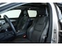 Volvo V90 T8 Plug-in hybrid AWD Ultra Dark | 100% SOH | Luchtvering | Panoramadak | Semi-Elektrische inklapbare Trekhaak | Verwarmbare voorstoelen met massagefunctie | Premium audio by Bowers & Wilkins | Head-up display | 360° Parkeercamera | Parkeersensoren voor + achter |