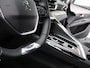 Peugeot 3008 1.2 PureTech GT Black Pack | Camera | Cruise Control Adaptief | Apple Carplay/Android Auto | Dodehoekbewaking | Matrix Led | Keyless | Navigatie | Parkeersensoren Voor en Achter | 19" Lichtmetalen Velgen