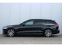 Volvo V60 T8 Plug-in hybrid AWD Plus Dark | Trekhaak | Panoramadak | Verwarmbare voorstoelen, achterbank en stuurwiel | Head-up display | 360 graden camera | Premium audio by Harman Kardon | Apple carplay/Android auto