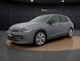 Volkswagen Golf 1.5 eHybrid Life | Trekhaak | Camera | Side Assist | ACC | Stuur-/Stoelverwarming | Spiegelpakket | Getint Glas | 17'' |