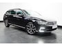 Volkswagen Passat Variant 1.4 eHybrid 204 pk 6-DSG | Navigatie | Stoel/Stuurverwarming | Adaptieve Cruise | Camera | Massage | Achterbank in delen neerklapbaar | Achteruitrijcamera | Audio installatie