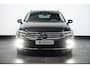 Volkswagen Passat Variant 1.4 eHybrid 204 pk 6-DSG | Navigatie | Stoel/Stuurverwarming | Adaptieve Cruise | Camera | Massage | Achterbank in delen neerklapbaar | Achteruitrijcamera | Audio installatie