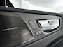 Volvo XC60 T6 Plug-in hybrid AWD Plus Dark | SOH 100% | Panoramadak | 360° camera | Luchtvering | Harman Kardon | Head-up display | Stoel- en Stuurverwarming | Trekhaak