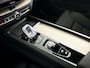 Volvo XC60 T6 Plug-in hybrid AWD Plus Dark | SOH 100% | Panoramadak | 360° camera | Luchtvering | Harman Kardon | Head-up display | Stoel- en Stuurverwarming | Trekhaak
