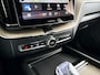 Volvo XC60 T6 Plug-in hybrid AWD Plus Dark | SOH 100% | Panoramadak | 360° camera | Luchtvering | Harman Kardon | Head-up display | Stoel- en Stuurverwarming | Trekhaak