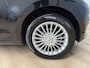 Volkswagen Up! 1.0 move up! BlueMotion Airco | Cruise Control | Stoel Verwarming | Navigatie | Parkeer Sensoren