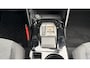 Peugeot e-2008 Allure | Active Safety Brake met camera en radar (automatisch noodremsysteem) met Distance Alert (waarschuwing dreigende aanrijding) | Advanced Active Safety Brake met camera en radar | Climate Control