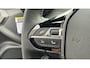 Peugeot e-2008 Allure | Active Safety Brake met camera en radar (automatisch noodremsysteem) met Distance Alert (waarschuwing dreigende aanrijding) | Advanced Active Safety Brake met camera en radar | Climate Control