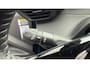 Peugeot e-2008 Allure | Active Safety Brake met camera en radar (automatisch noodremsysteem) met Distance Alert (waarschuwing dreigende aanrijding) | Advanced Active Safety Brake met camera en radar | Climate Control