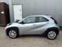 Toyota Aygo X 1.0 VVT-i MT Play / APPLE CARPLAY / ACHTERUITRIJCAMERA / AIRCO / CRUISE CONTROL / 1E EIGENAAR /NL-AUTO / NETTE STAAT