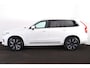 Volvo XC90 T8 Recharge AWD Ultimate Bright - Panorama/schuifdak - IntelliSafe Assist & Surround - 360º Camera - Harman/Kardon audio - Adaptieve LED koplampen - Verwarmde voorstoelen, stuur & achterbank - Parkeersensoren voor & achter - Elektr. bedienb. voorstoelen met geheugen - Head up display - Draadloze tel. lader - Extra getint glas - 21' LMV