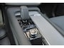 Volvo XC90 T8 Recharge AWD Ultimate Bright - Panorama/schuifdak - IntelliSafe Assist & Surround - 360º Camera - Harman/Kardon audio - Adaptieve LED koplampen - Verwarmde voorstoelen, stuur & achterbank - Parkeersensoren voor & achter - Elektr. bedienb. voorstoelen met geheugen - Head up display - Draadloze tel. lader - Extra getint glas - 21' LMV