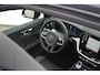 Volvo V60 T8 Plug-in hybrid AWD Plus Dark | Adaptive Cruise & Pilot Assist | Panoramisch Schuif-/Kanteldak | Semi Elektr. Trekhaak | Verwarmbare voorstoelen, achterbank en stuurwiel | 360 graden camera | Head-up display | Premium audio by Harman/Kardon |