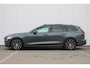 Volvo V60 T8 Plug-in hybrid AWD Plus Dark | Adaptive Cruise & Pilot Assist | Panoramisch Schuif-/Kanteldak | Semi Elektr. Trekhaak | Verwarmbare voorstoelen, achterbank en stuurwiel | 360 graden camera | Head-up display | Premium audio by Harman/Kardon |