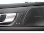 Volvo V60 T8 Plug-in hybrid AWD Plus Dark | Adaptive Cruise & Pilot Assist | Panoramisch Schuif-/Kanteldak | Semi Elektr. Trekhaak | Verwarmbare voorstoelen, achterbank en stuurwiel | 360 graden camera | Head-up display | Premium audio by Harman/Kardon |