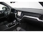 Volvo V60 T8 Plug-in hybrid AWD Plus Dark | Adaptive Cruise & Pilot Assist | Panoramisch Schuif-/Kanteldak | Semi Elektr. Trekhaak | Verwarmbare voorstoelen, achterbank en stuurwiel | 360 graden camera | Head-up display | Premium audio by Harman/Kardon |