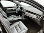 Volvo V90 2.0 B4 Momentum Business 1e Eigenaar | Origineel Nederlands | Trekhaak | Apple Carplay | Android Auto | Stoel- en Stuurverwarming | Lederen Bekleding | Cruise Control | Achteruitrijcamera