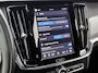 Volvo V90 2.0 B4 Momentum Business 1e Eigenaar | Origineel Nederlands | Trekhaak | Apple Carplay | Android Auto | Stoel- en Stuurverwarming | Lederen Bekleding | Cruise Control | Achteruitrijcamera