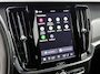 Volvo V90 2.0 B4 Momentum Business 1e Eigenaar | Origineel Nederlands | Trekhaak | Apple Carplay | Android Auto | Stoel- en Stuurverwarming | Lederen Bekleding | Cruise Control | Achteruitrijcamera