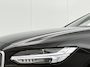 Volvo V90 2.0 B4 Momentum Business 1e Eigenaar | Origineel Nederlands | Trekhaak | Apple Carplay | Android Auto | Stoel- en Stuurverwarming | Lederen Bekleding | Cruise Control | Achteruitrijcamera