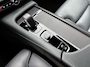 Volvo V90 2.0 B4 Momentum Business 1e Eigenaar | Origineel Nederlands | Trekhaak | Apple Carplay | Android Auto | Stoel- en Stuurverwarming | Lederen Bekleding | Cruise Control | Achteruitrijcamera