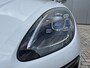 Porsche Macan 2.0 Panoramadak Elek Sportstoelen Bose Audio Leder 21 Inch Black Turbo Velgen Navigatie Led Getint Glas NL Auto Wit metallic