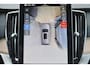 Volvo XC90 T8 Recharge AWD Plus Dark - Panorama/schuifdak - IntelliSafe Assist & Surround - 360º Camera - Harman/Kardon audio - Adaptieve LED koplampen - Verwarmde voorstoelen, stuur & achterbank - Parkeersensoren voor & achter - Elektr. bedienb. voorstoelen met geheugen - Head up display - Draadloze tel. lader - Extra getint glas - 21' LMV