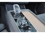Volvo XC90 T8 Recharge AWD Plus Dark - Panorama/schuifdak - IntelliSafe Assist & Surround - 360º Camera - Harman/Kardon audio - Adaptieve LED koplampen - Verwarmde voorstoelen, stuur & achterbank - Parkeersensoren voor & achter - Elektr. bedienb. voorstoelen met geheugen - Head up display - Draadloze tel. lader - Extra getint glas - 21' LMV