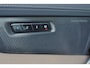 Volvo XC90 T8 Recharge AWD Plus Dark - Panorama/schuifdak - IntelliSafe Assist & Surround - 360º Camera - Harman/Kardon audio - Adaptieve LED koplampen - Verwarmde voorstoelen, stuur & achterbank - Parkeersensoren voor & achter - Elektr. bedienb. voorstoelen met geheugen - Head up display - Draadloze tel. lader - Extra getint glas - 21' LMV