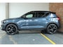 Volvo XC40 B4 Plus Black Edition | Panoramadak | 360° Parkeercamera | Parkeersensoren voor + achter | Stoelverwarming | Stuurwielverwarming | Parkeersensoren voor + achter | 20" Lichtmetalen velgen | Parkeerverwarming