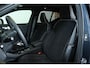 Volvo XC40 B4 Plus Black Edition | Panoramadak | 360° Parkeercamera | Parkeersensoren voor + achter | Stoelverwarming | Stuurwielverwarming | Parkeersensoren voor + achter | 20" Lichtmetalen velgen | Parkeerverwarming