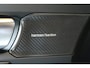 Volvo XC40 B4 Plus Black Edition | Panoramadak | 360° Parkeercamera | Parkeersensoren voor + achter | Stoelverwarming | Stuurwielverwarming | Parkeersensoren voor + achter | 20" Lichtmetalen velgen | Parkeerverwarming