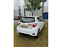 Toyota Yaris 1.5 Hybrid Bi-Tone Plus * hybride * panoramadak * bluetooth * telefoonvoorbereiding * airco * duurzaam & zuinig *
