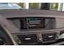 BMW X1 xDrive28i Executive | 2e eigenaar | Grootlichtassistent | HiFi audio | Panoramadak | Navigatie Professional | Bluetooth | Xenon | Stoelverwarming | Sportstuur | PDC