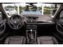 BMW X1 xDrive28i Executive | 2e eigenaar | Grootlichtassistent | HiFi audio | Panoramadak | Navigatie Professional | Bluetooth | Xenon | Stoelverwarming | Sportstuur | PDC