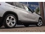 BMW X1 xDrive28i Executive | 2e eigenaar | Grootlichtassistent | HiFi audio | Panoramadak | Navigatie Professional | Bluetooth | Xenon | Stoelverwarming | Sportstuur | PDC